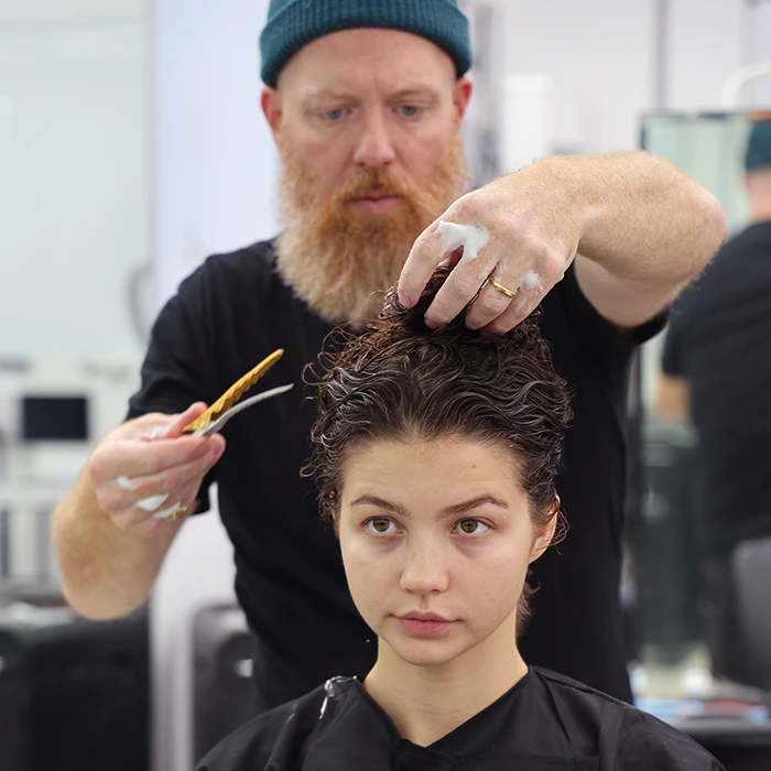  - Signature Cutting with Philipp Haug